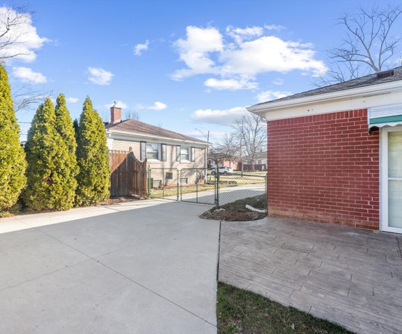 29726 Red Cedar Drive, Flat Rock, MI 48134