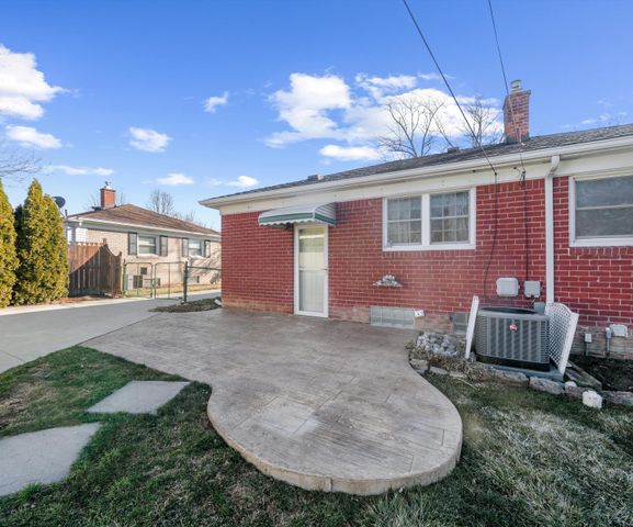 29726 Red Cedar Drive, Flat Rock, MI 48134