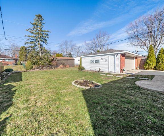 29726 Red Cedar Drive, Flat Rock, MI 48134