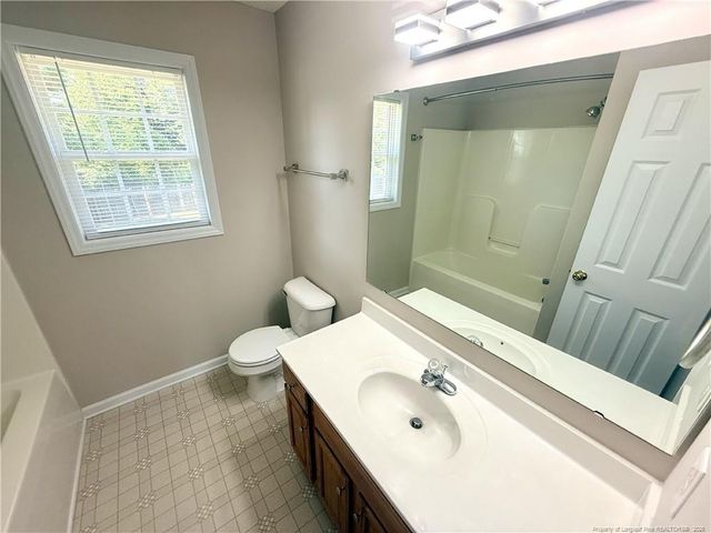 81 Essex Court W, Sanford, NC 27332