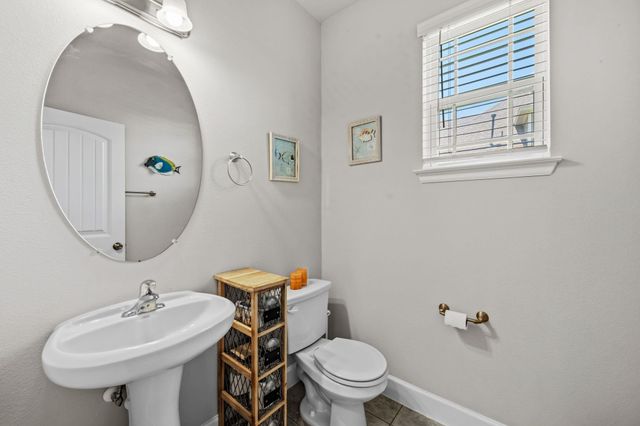 9823 Oaklawn Drive, Mont Belvieu, TX 77523