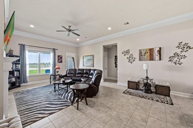 9823 Oaklawn Drive, Mont Belvieu, TX 77523