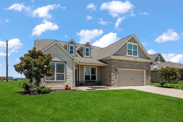 9823 Oaklawn Drive, Mont Belvieu, TX 77523