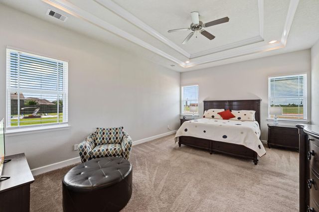 9823 Oaklawn Drive, Mont Belvieu, TX 77523
