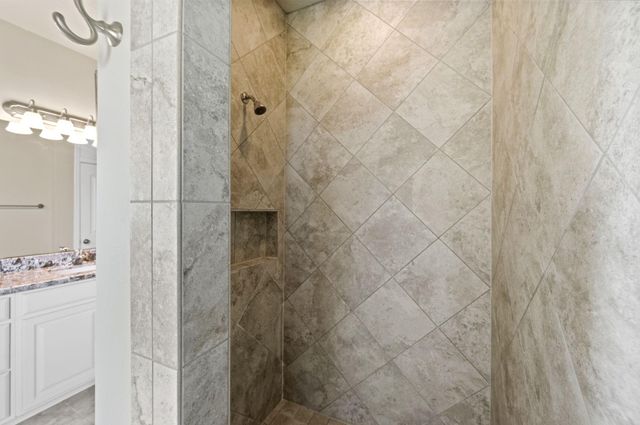 9823 Oaklawn Drive, Mont Belvieu, TX 77523