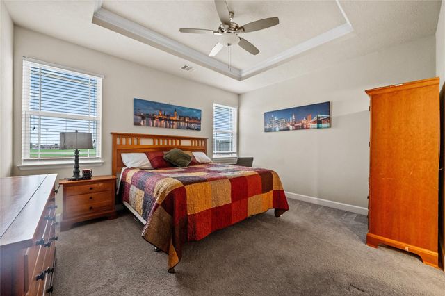 9823 Oaklawn Drive, Mont Belvieu, TX 77523