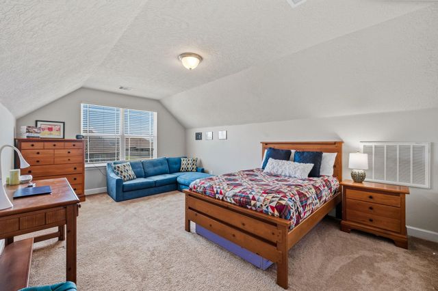 9823 Oaklawn Drive, Mont Belvieu, TX 77523