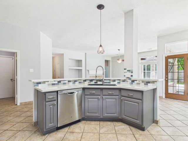 2906 Sycamore Tree Court, Houston, TX 77345