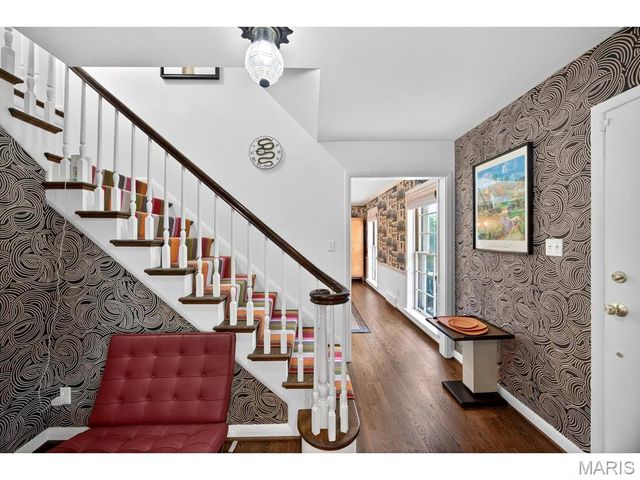 1 The Prado, Ladue, MO 63124