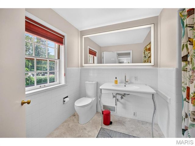 1 The Prado, Ladue, MO 63124