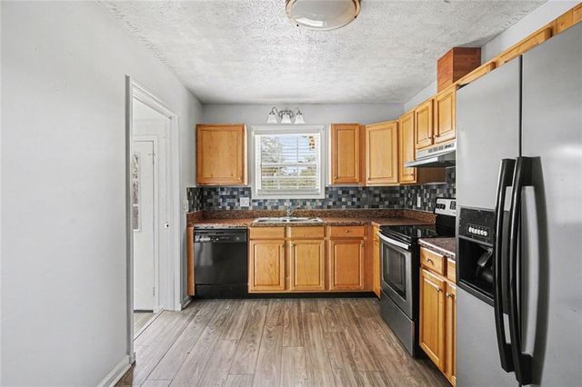 1236 Woodbridge Drive NE, Conyers, GA 30012