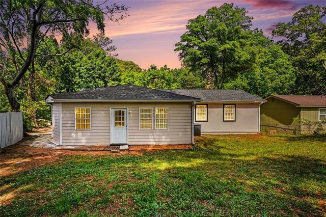 1236 Woodbridge Drive NE, Conyers, GA 30012
