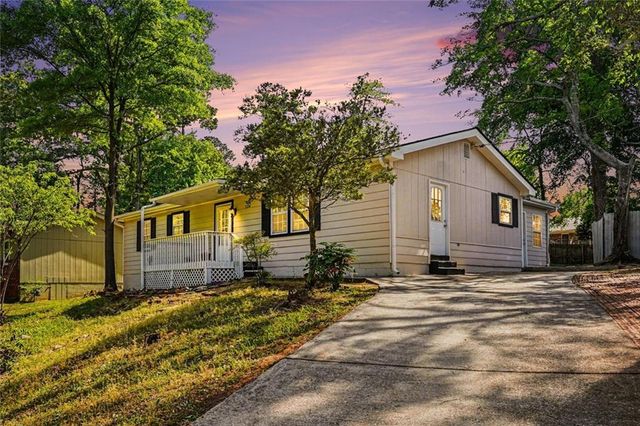 1236 Woodbridge Drive NE, Conyers, GA 30012