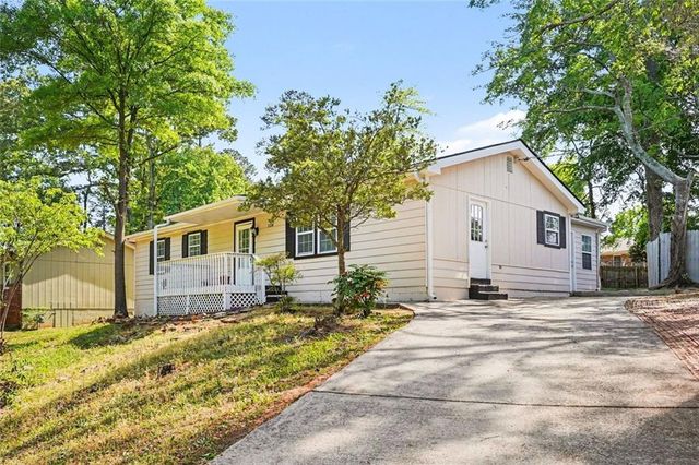 1236 Woodbridge Drive NE, Conyers, GA 30012