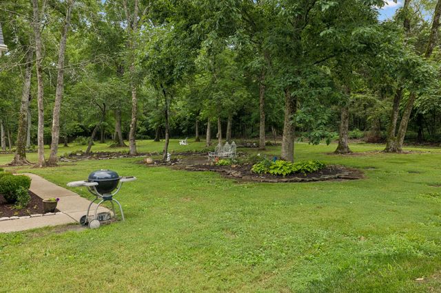 698 Goshen Rd, Lebanon, TN 37087