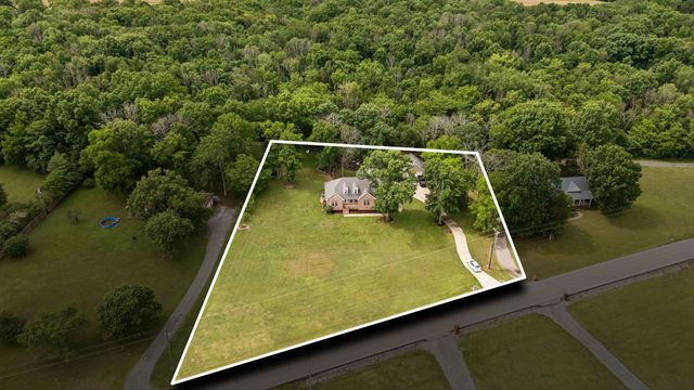 698 Goshen Rd, Lebanon, TN 37087