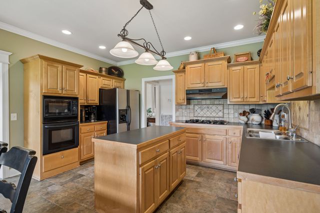698 Goshen Rd, Lebanon, TN 37087