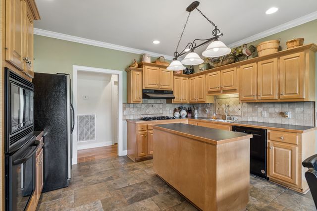698 Goshen Rd, Lebanon, TN 37087