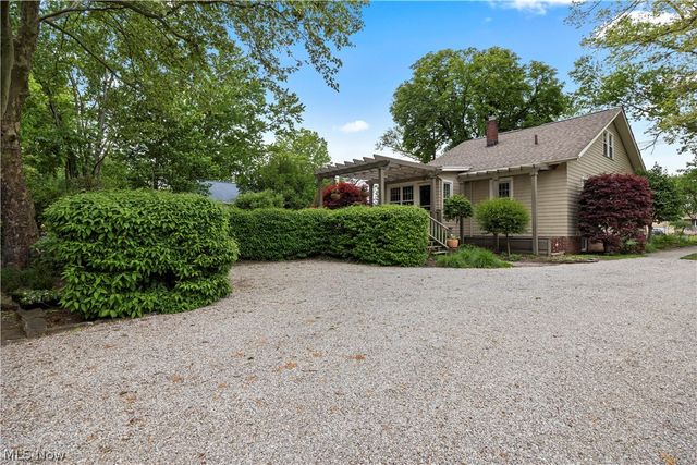 25947 Bagley Road, Olmsted Falls, OH 44138