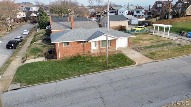 3166 Tamm Avenue, St Louis, MO 63139