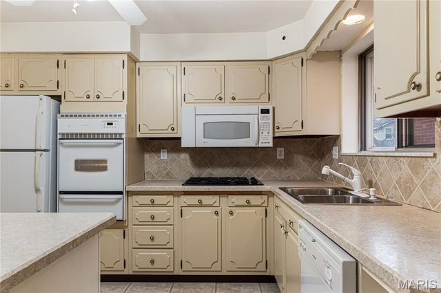 3166 Tamm Avenue, St Louis, MO 63139