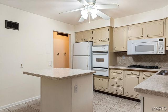 3166 Tamm Avenue, St Louis, MO 63139