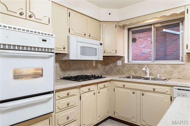 3166 Tamm Avenue, St Louis, MO 63139