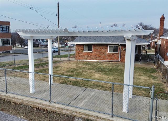 3166 Tamm Avenue, St Louis, MO 63139