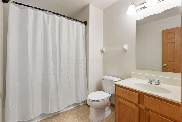 2376 Boston Mills Drive, Grove City, OH 43123