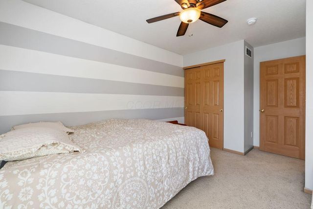 2376 Boston Mills Drive, Grove City, OH 43123