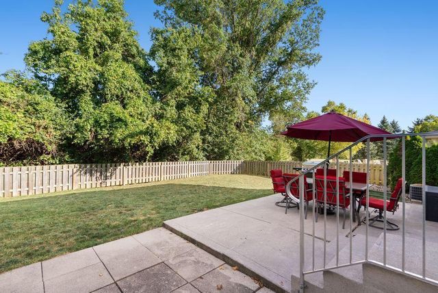 2376 Boston Mills Drive, Grove City, OH 43123