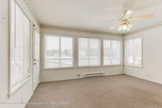 7220 E 5 Point Highway, Eaton Rapids, MI 48827