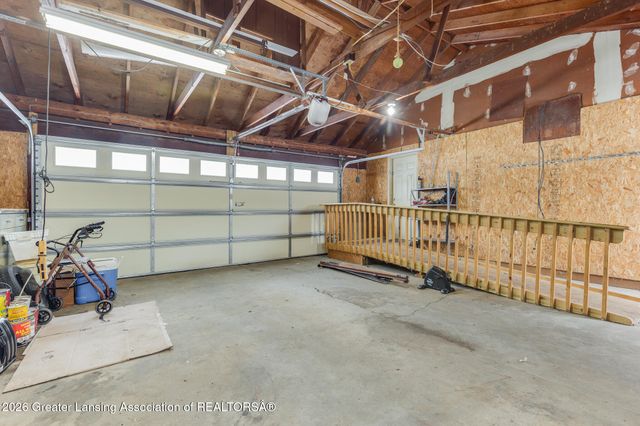 7220 E 5 Point Highway, Eaton Rapids, MI 48827