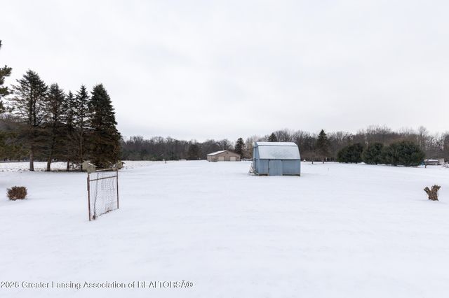 7220 E 5 Point Highway, Eaton Rapids, MI 48827