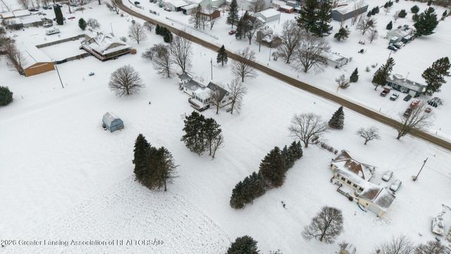 7220 E 5 Point Highway, Eaton Rapids, MI 48827