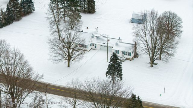 7220 E 5 Point Highway, Eaton Rapids, MI 48827