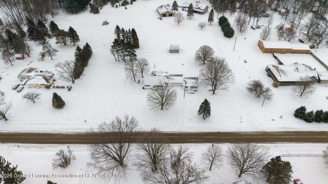 7220 E 5 Point Highway, Eaton Rapids, MI 48827