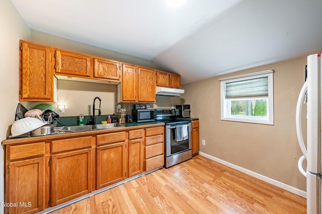 379 Ny Highway 355, Poestenkill, NY 12140