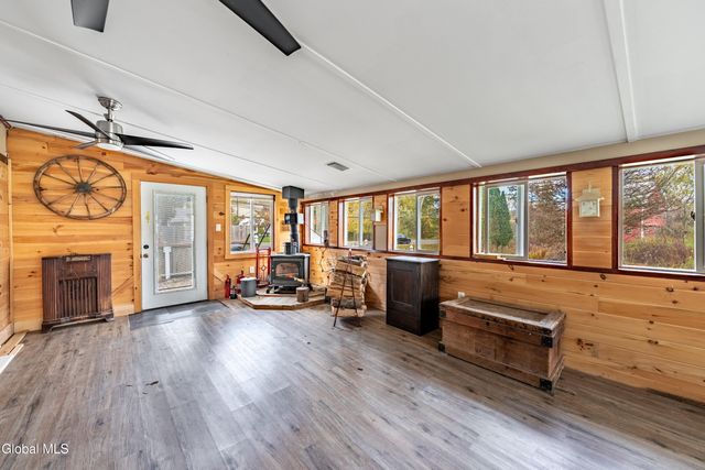 379 Ny Highway 355, Poestenkill, NY 12140