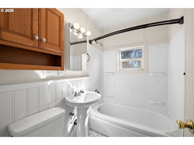 360 Ne LIBERTY Ave, Gresham, OR 97030