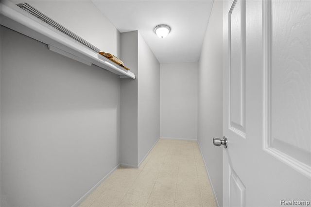 17415 Hamilton Avenue, Allen Park, MI 48101