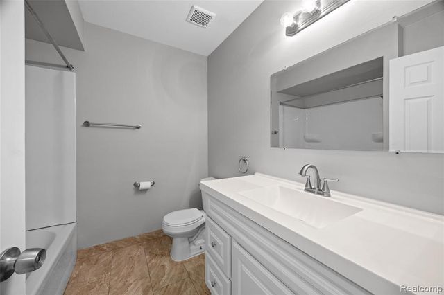 17415 Hamilton Avenue, Allen Park, MI 48101