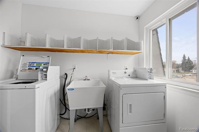 17415 Hamilton Avenue, Allen Park, MI 48101