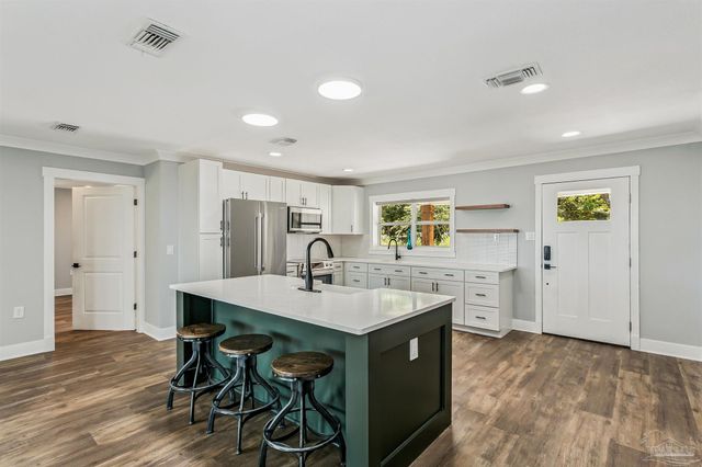 4536 Hickory Shores Blvd, Gulf Breeze, FL 32563
