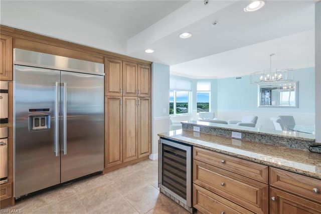 275 Indies WAY 706, Naples, FL 34110