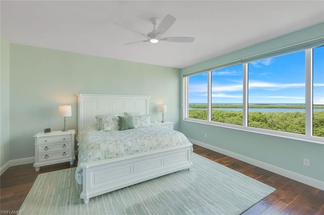 275 Indies WAY 706, Naples, FL 34110