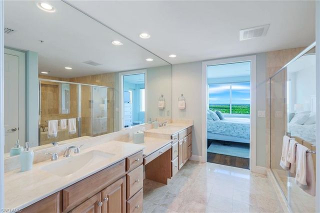 275 Indies WAY 706, Naples, FL 34110