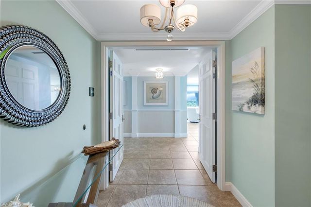 275 Indies WAY 706, Naples, FL 34110