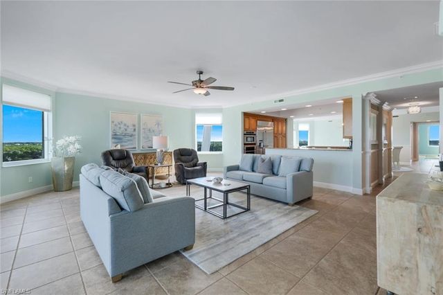 275 Indies WAY 706, Naples, FL 34110