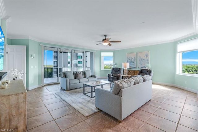 275 Indies WAY 706, Naples, FL 34110